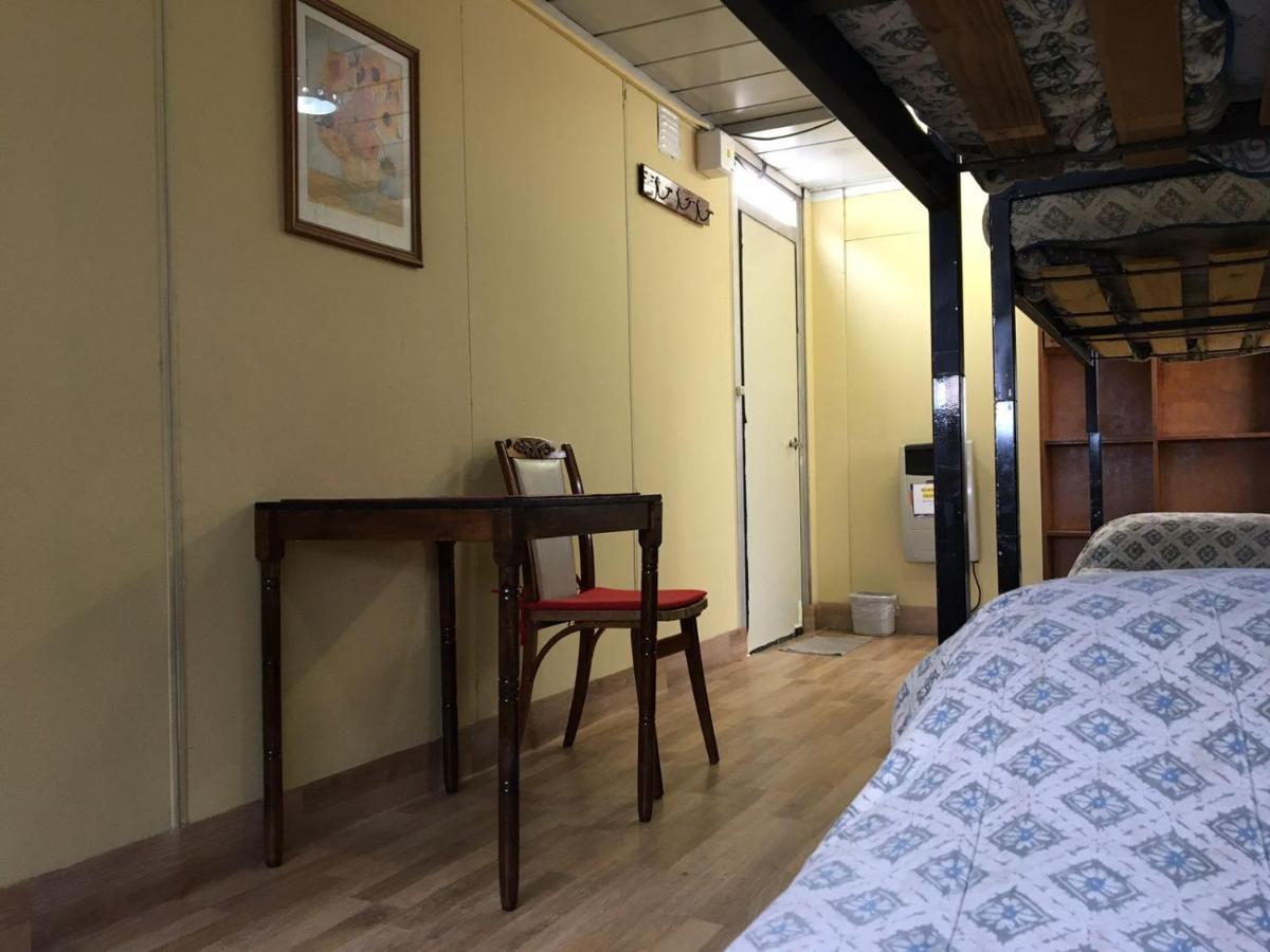 Lo De Momo Alojamiento Turistico Hostel Ushuaia Bagian luar foto