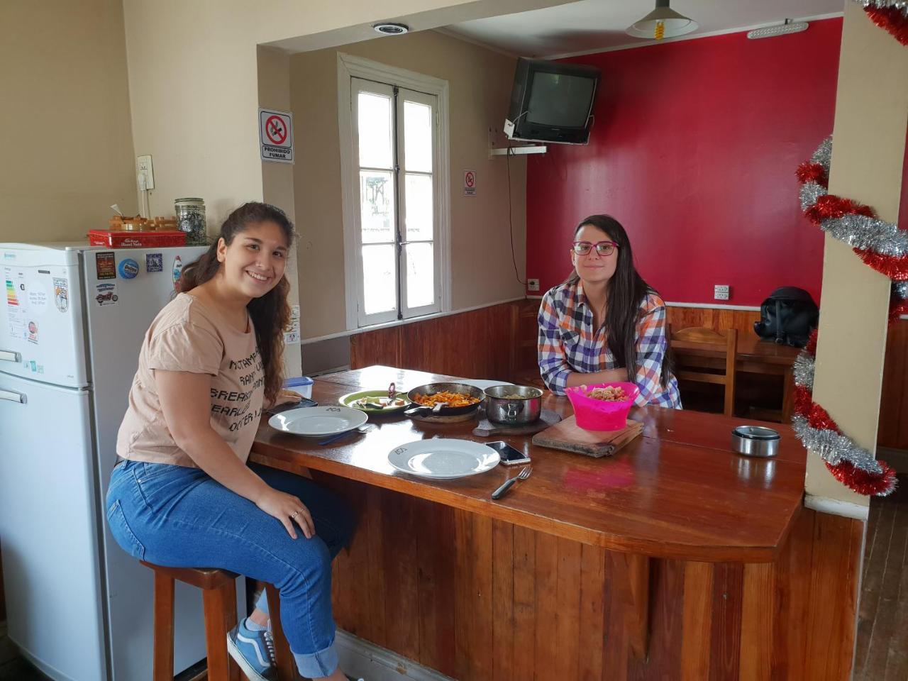 Lo De Momo Alojamiento Turistico Hostel Ushuaia Bagian luar foto